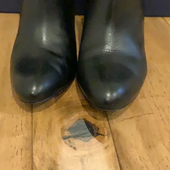 Brooks Brothers Black Leather Boots. Size 7.5 - Picture 2 of 5